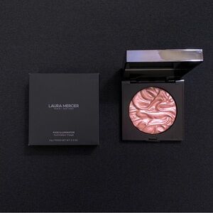 LAURA MERCIER Face Illuminator — Creamy Pressed Powder Highlighter — Inspiration